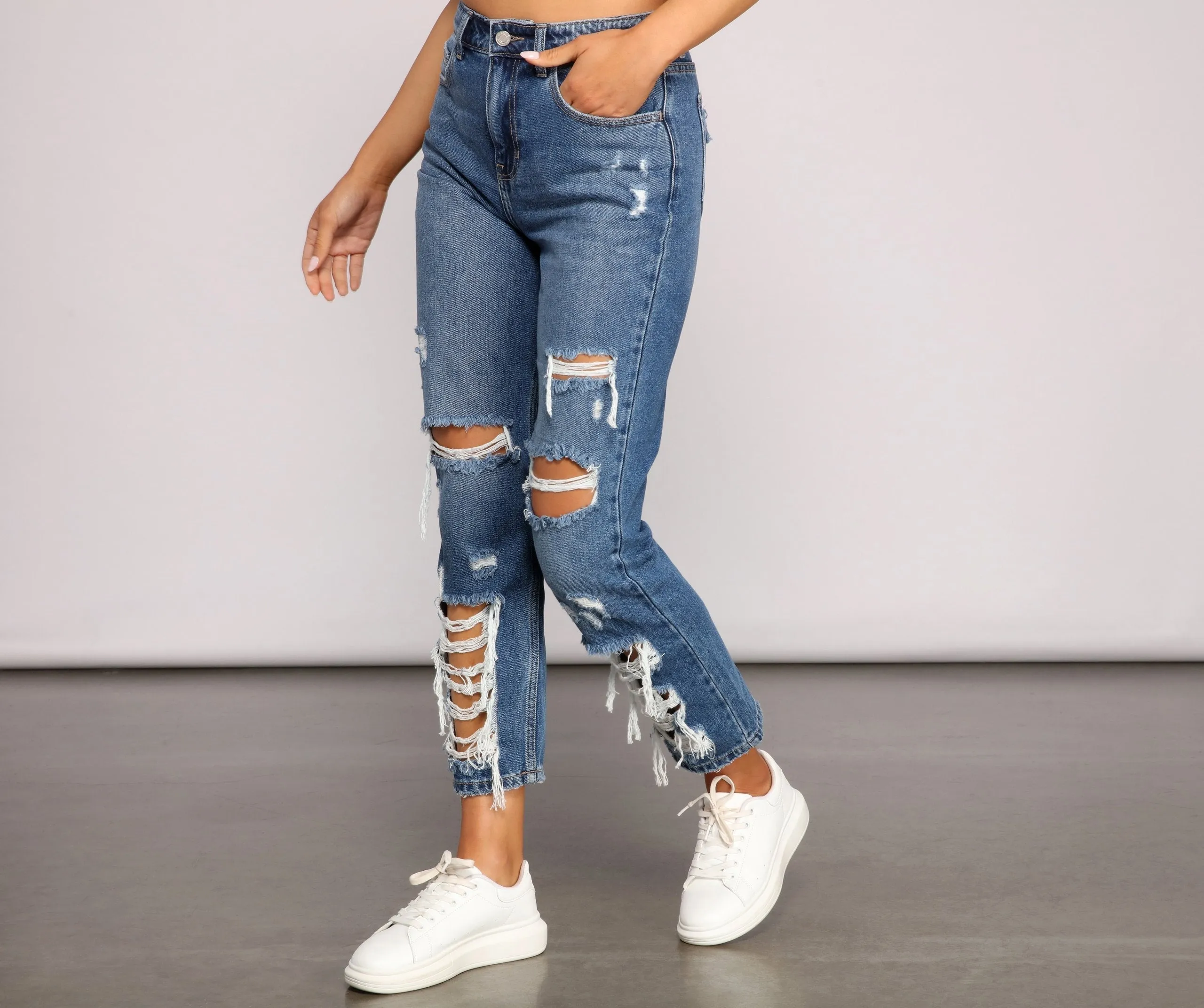 KittenAlarm - Classic Destructed Straight-Leg Jeans