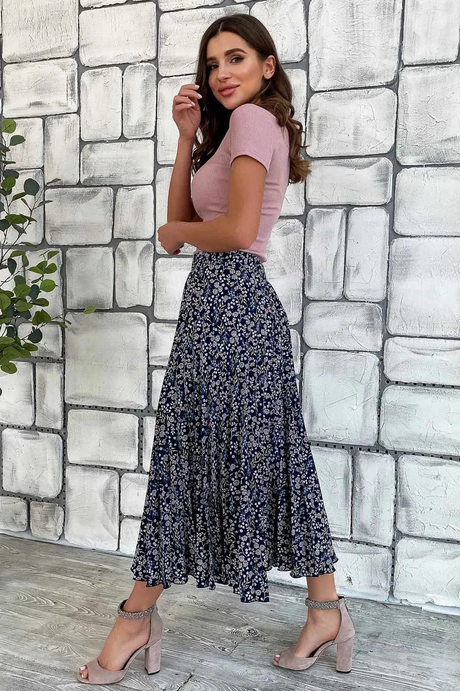 Loose Skirt Color Blue With White Flowers Elegant Skirt